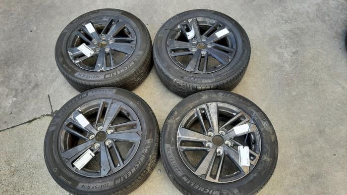 Set of wheels + tyres Peugeot 308