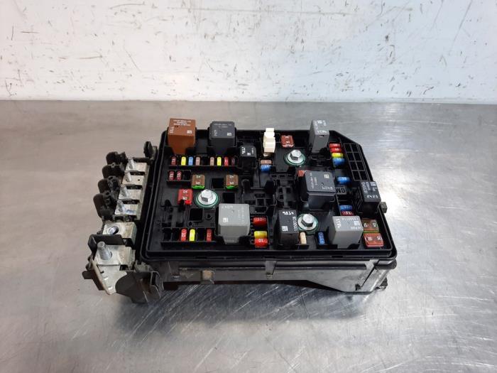 Fuse box Opel Astra