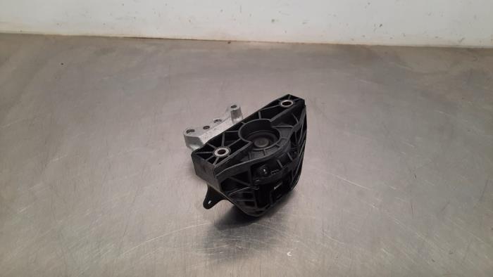 Engine mount Peugeot 208