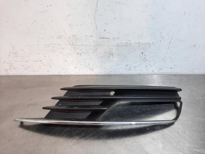 Fog light cover plate, right Audi A3