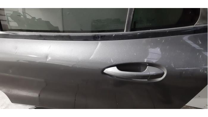 Portier 4Deurs links-achter van een Mercedes-Benz GLA (156.9) 2.2 200 CDI, d 16V 2015