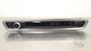 Gebruikte Radiobedienings paneel BMW X5 (G05) xDrive 30d 3.0 24V Prijs € 133,10 Inclusief btw aangeboden door Autohandel Didier