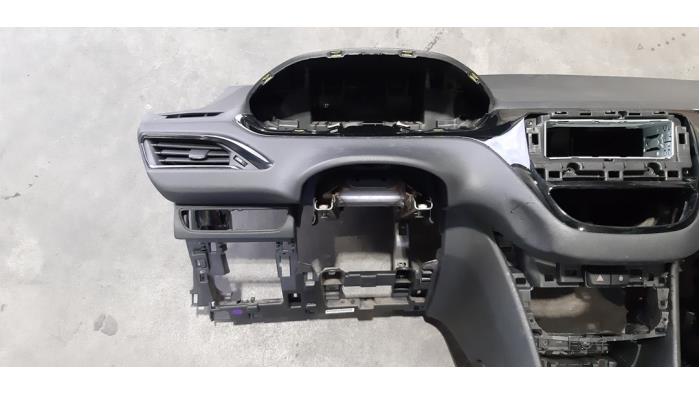 Airbag set + dashboard Peugeot 208
