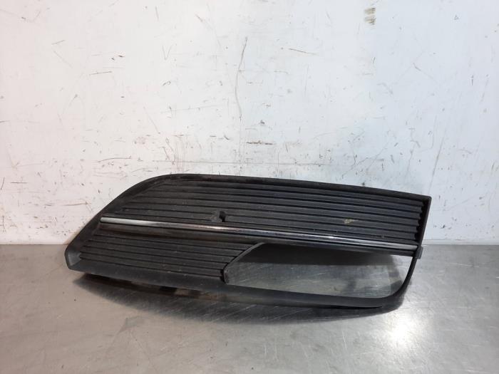 Fog light cover plate, right Audi A3