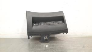 Gebruikte Schakelaar Mistlamp Peugeot 208 II (UB/UH/UP) 1.5 BlueHDi 100 Prijs € 30,25 Inclusief btw aangeboden door Autohandel Didier