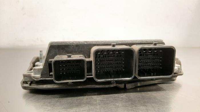 Ordinateur gestion moteur Peugeot 208