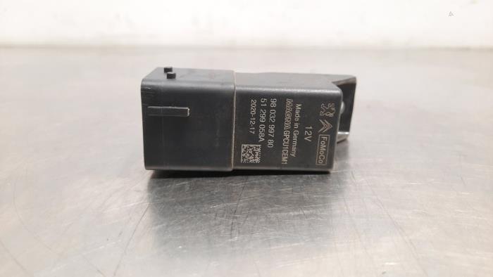 Glow plug relay Peugeot 208