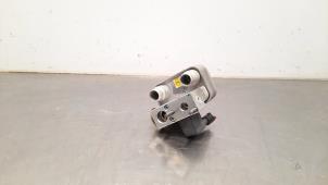 Gebruikte Airco Condensor Peugeot 5008 II (M4/MC/MJ/MR) 1.2 12V e-THP PureTech 130 Prijs € 36,30 Inclusief btw aangeboden door Autohandel Didier