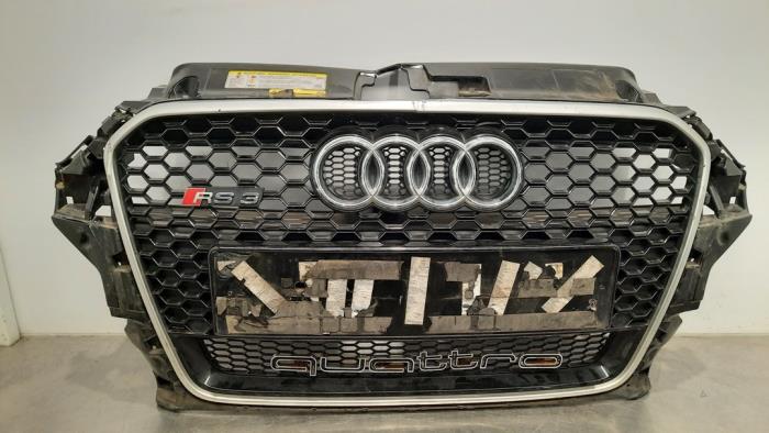 Grille van een Audi RS 3 Sportback (8VA/8VF) 2.5 TFSI 20V Quattro Performance 2015