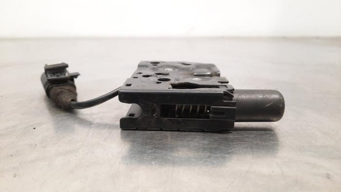 Mechanizm zamka tylnej klapy Audi RS3