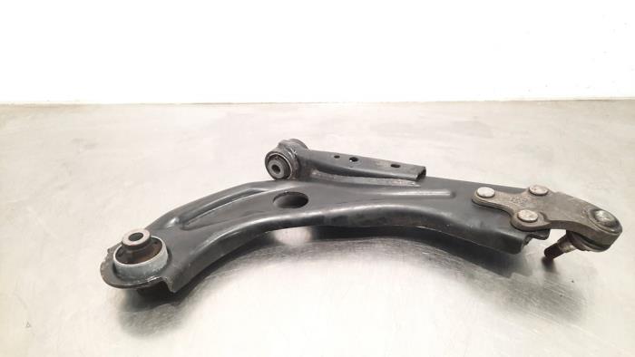 Front wishbone, right Peugeot 5008