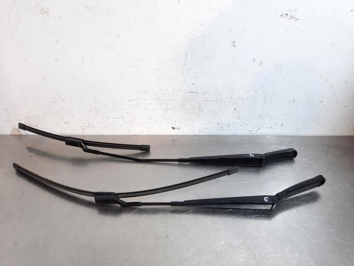 Front wiper arm Skoda Scala