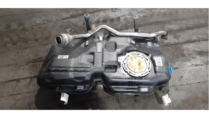 Réservoir de carburant Mercedes B-Klasse