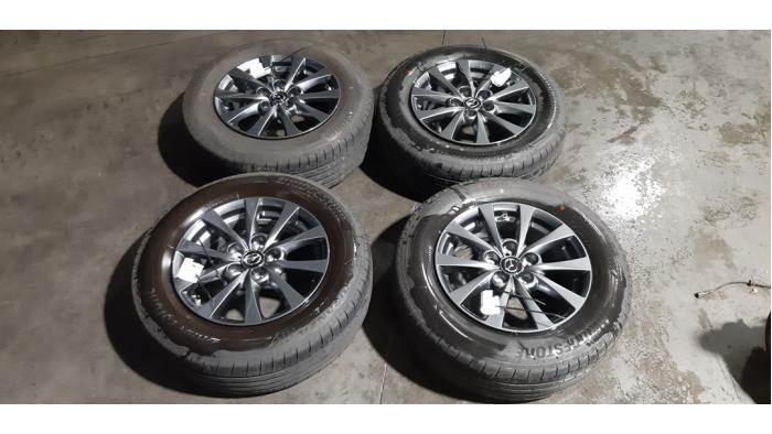 Felgen Set + Reifen Mazda CX-30