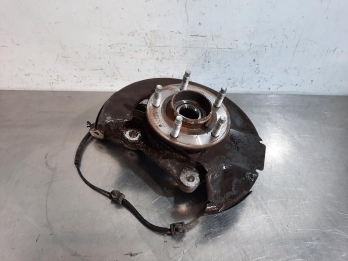 Fusee links-voor Opel Zafira