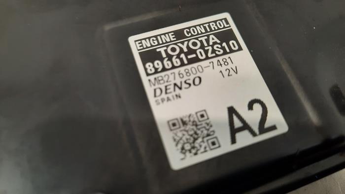 Computer Motormanagement van een Toyota Corolla Touring Sport (E21/EH1) 1.8 16V Hybrid 2022