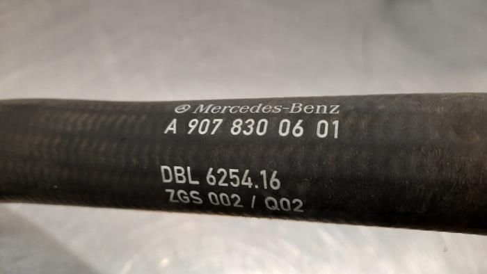 Radiator hose Mercedes Sprinter