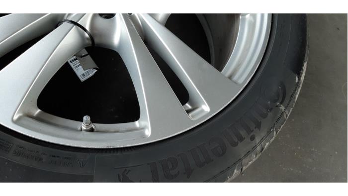 Velgen set + banden van een Mercedes-Benz GLE Coupe (C292) 350d 3.0 V6 24V BlueTEC 4-Matic 2015