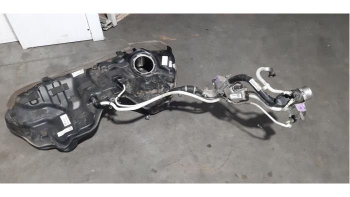 Réservoir de carburant Mercedes C-Klasse