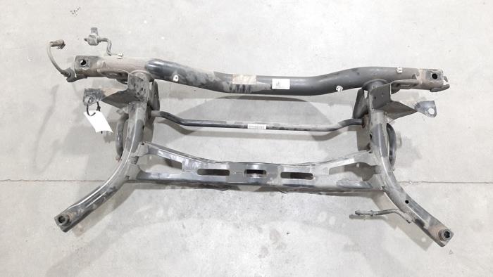 Subframe van een Volkswagen Touran (5T1) 1.6 TDI SCR BlueMotion Technology 2019