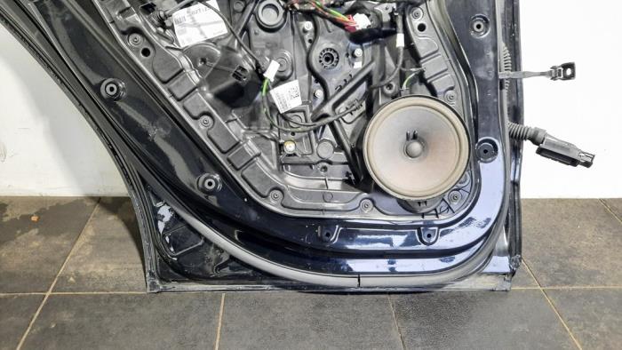 Deur 4Deurs links-achter van een Mercedes-Benz A (177.0) 1.3 A-200 Turbo 16V 2018