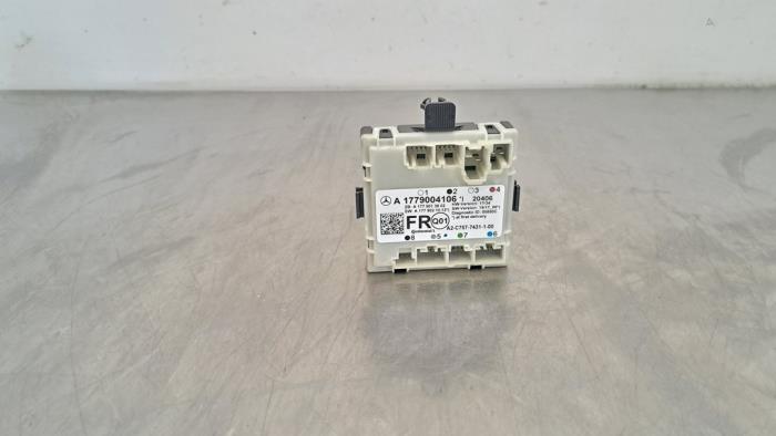 Module verrouillage central des portes Mercedes CLA