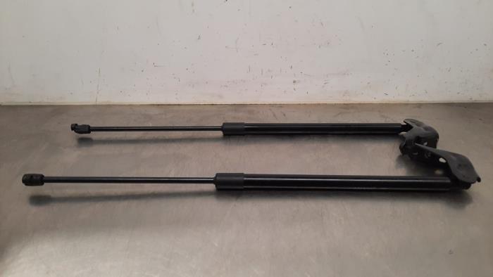Set of gas struts for boot Peugeot 5008