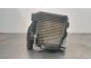 Intercooler van een Peugeot 308 SW (F4/FC/FN/FR), 2021 1.2 12V PureTech 110, Combi/o, 4Dr, Benzine, 1.199cc, 81kW (110pk), FWD, EB2ADT; HNP, 2021-07, FRHNP 2023