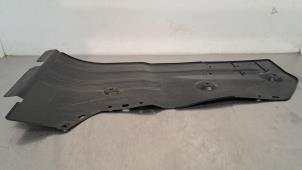 Gebruikte Beschermplaat bodem Opel Astra K Sports Tourer 1.6 CDTI 110 16V Prijs € 36,30 Inclusief btw aangeboden door Autohandel Didier