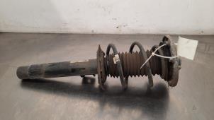 Gebruikte Schokbreker rechts-voor BMW 2 serie (F22) 218d 2.0 16V Prijs € 133,10 Inclusief btw aangeboden door Autohandel Didier