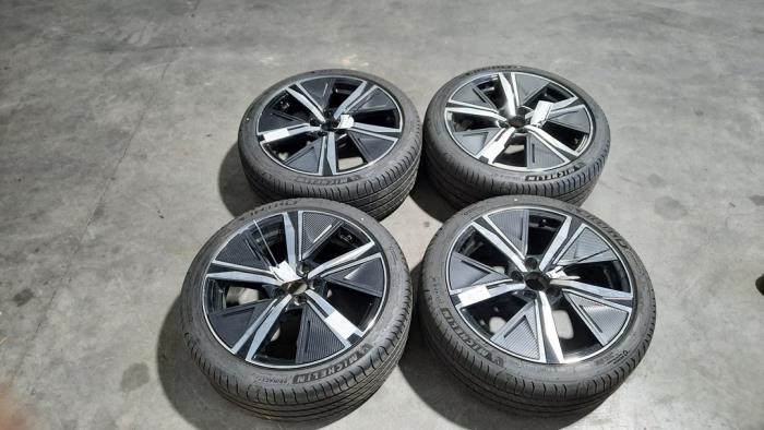 Set of wheels + tyres Peugeot 308