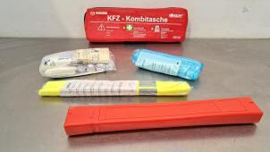 Gebruikte EHBO kit Mazda MX-5 (ND) 1.5 Skyactiv G-131 16V Prijs € 36,30 Inclusief btw aangeboden door Autohandel Didier