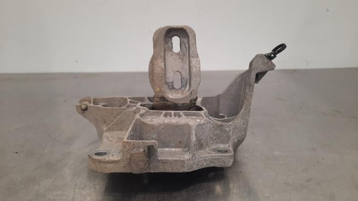 Engine mount Peugeot 208