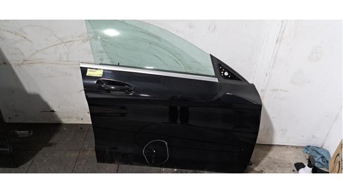 Portier 4Deurs rechts-voor Mercedes CLA