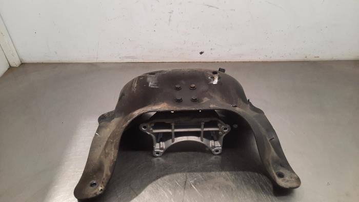 Engine mount Mercedes Vito