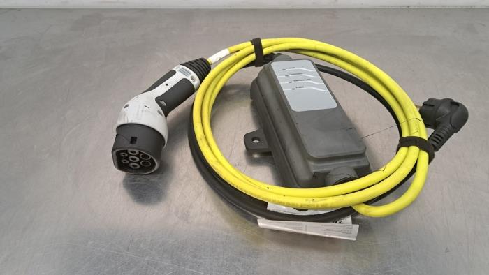 Cable de carga vehículo híbrido BMW X2