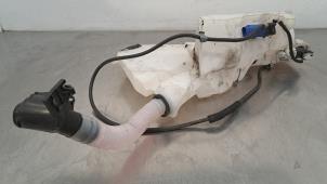 Gebruikte Ruitensproeiertank voor Landrover Range Rover Velar (LY) 3.0 D300 AWD Prijs € 36,30 Inclusief btw aangeboden door Autohandel Didier