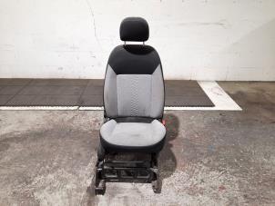 Gebruikte Voorstoel rechts Fiat Fiorino (225) 1.3 D 16V Multijet Prijs € 151,25 Inclusief btw aangeboden door Autohandel Didier