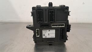 Gebruikte Bodycontrol Module Renault Clio V (RJAB) 1.6 E-Tech 140 16V Prijs € 199,65 Inclusief btw aangeboden door Autohandel Didier