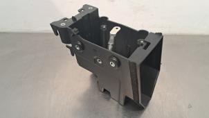 Gebruikte Accubak Volvo V60 II (ZW) 2.0 B5 16V Mild Hybrid Geartronic Prijs € 36,30 Inclusief btw aangeboden door Autohandel Didier