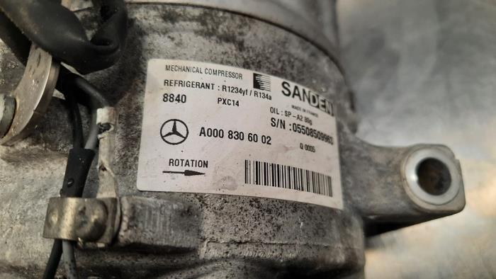 Aircopomp van een Mercedes-Benz CLA (118.3) 2.0 CLA-220d 2019