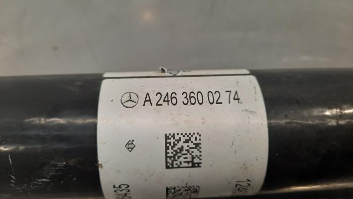 Aandrijfas rechts-voor van een Mercedes-Benz CLA Shooting Brake (117.9) 2.2 CLA-200 CDI 16V 2018