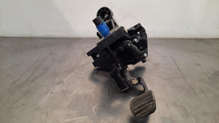 Clutch pedal Renault Trafic