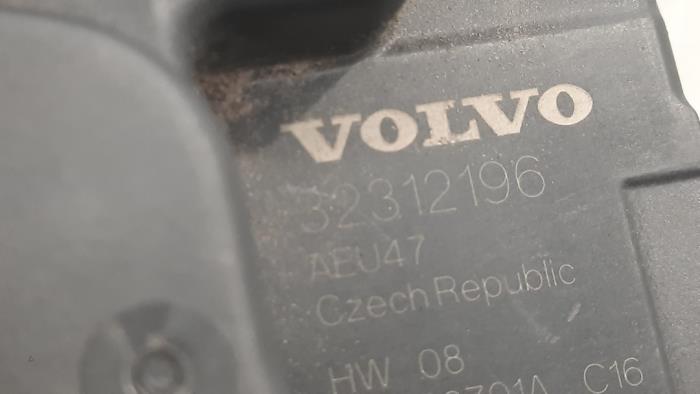 ADM brandstof module van een Volvo V60 II (ZW) 2.0 B5 16V Mild Hybrid Geartronic 2023