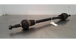 Gebruikte Aandrijfas links-achter Porsche Cayenne II (92A) 3.0 D V6 24V Prijs € 193,60 Inclusief btw aangeboden door Autohandel Didier
