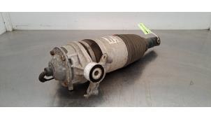 Gebruikte Schokdemper rechts-achter Porsche Cayenne II (92A) 3.0 D V6 24V Prijs € 726,00 Inclusief btw aangeboden door Autohandel Didier