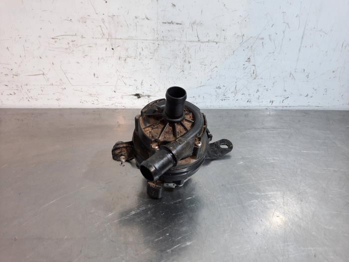 Additional water pump Dacia Logan