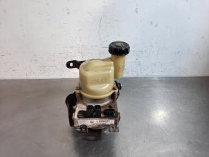 Gebruikte Servopomp Dacia Logan MCV II/Sandero Wagon (7S) 1.0 TCe 100 12V Prijs € 163,35 Inclusief btw aangeboden door Autohandel Didier