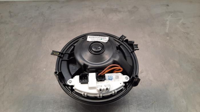 Chaufage Ventilatiemotor van een Seat Leon (KLB) 2.0 TDI 16V 2020