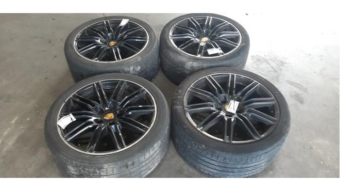 Set of wheels + tyres Porsche Cayenne